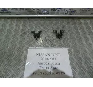 Петля крышки багажника Nissan Juke 2010 прав. (б/у)